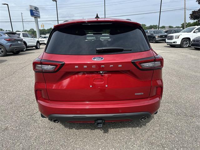 Photo of 2023 Rapid Red Metallic Tinted Clearcoat Ford Escape