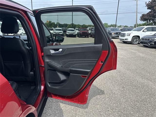 Photo of 2023 Rapid Red Metallic Tinted Clearcoat Ford Escape