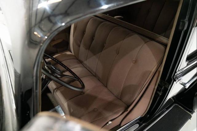 Photo of 1937 Black Packard Super Eight