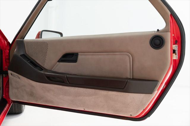 Photo of 1983 Guards Red Porsche 928