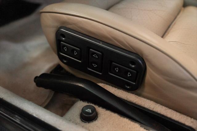 Photo of 1983 Guards Red Porsche 928