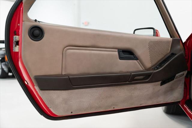 Photo of 1983 Guards Red Porsche 928