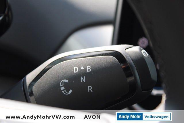 Photo of 2025 Opal White Pearl Volkswagen ID.4