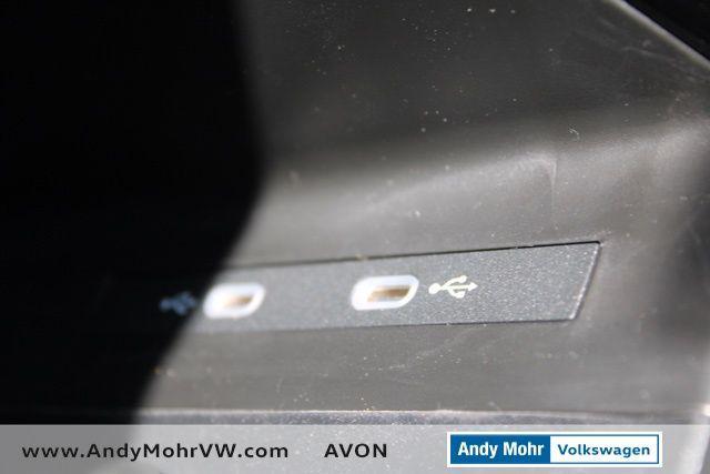 Photo of 2025 Opal White Pearl Volkswagen ID.4