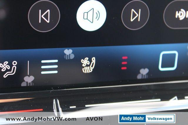 Photo of 2025 Opal White Pearl Volkswagen ID.4