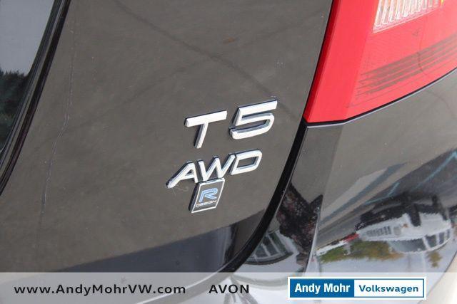 Photo of 2017 Onyx Black Metallic Volvo S60