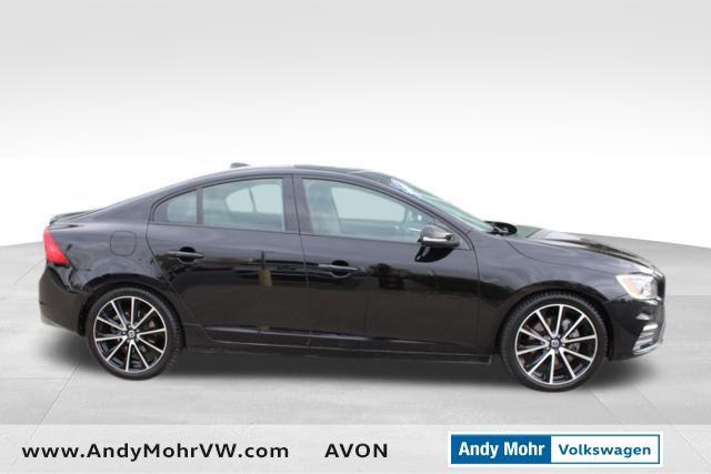 Photo of 2017 Onyx Black Metallic Volvo S60