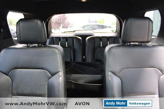Photo of 2017 White Platinum Ford Explorer