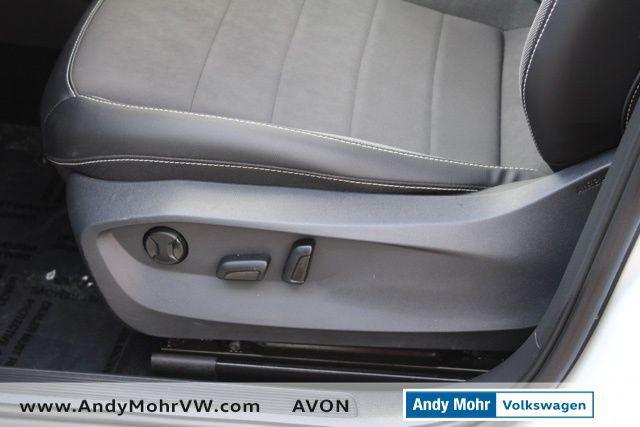 Photo of 2022 Pure White Volkswagen Taos