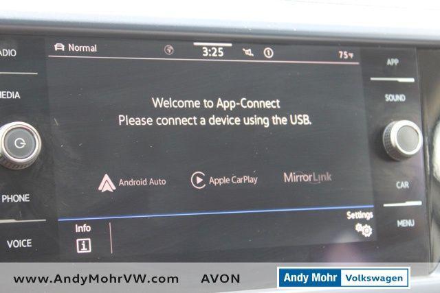 Photo of 2022 Pure White Volkswagen Taos