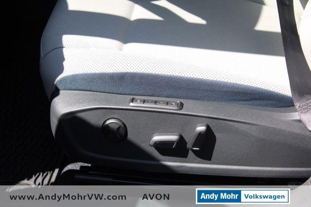 Photo of 2025 Deep Black Pearl Volkswagen ID.4