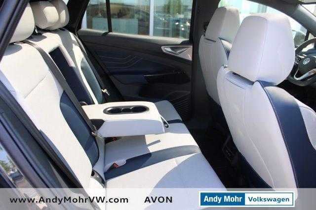 Photo of 2025 Deep Black Pearl Volkswagen ID.4
