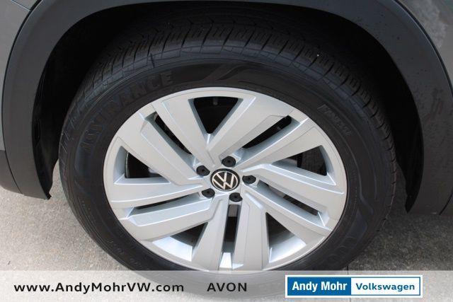 Photo of 2023 Platinum Gray Metallic Volkswagen Atlas Cross Sport