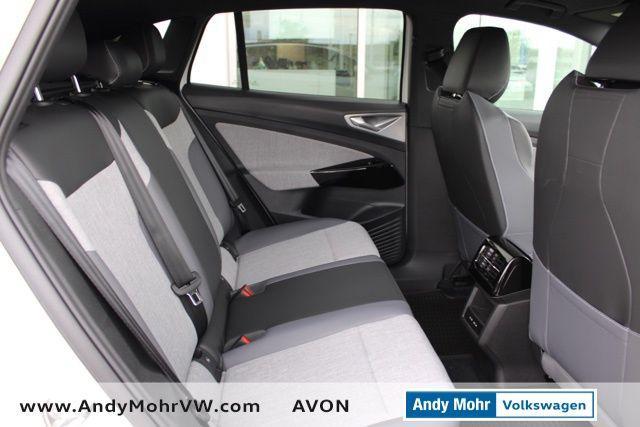 Photo of 2025 Pure White Volkswagen ID.4