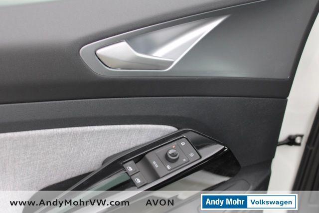 Photo of 2025 Pure White Volkswagen ID.4