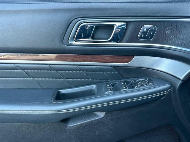 Photo of 2017 Magnetic Metallic Ford Explorer