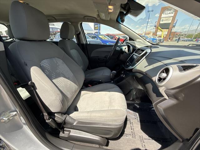 Photo of 2020 Silver Ice Metallic Chevrolet Sonic