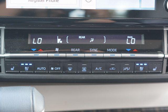 Photo of 2022 Wind Chill Pearl Toyota Sienna