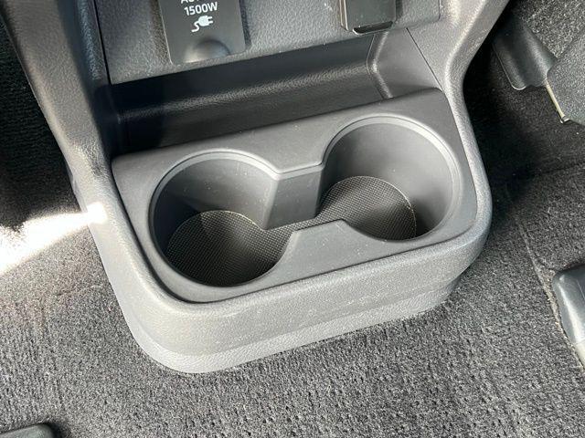 Photo of 2022 Wind Chill Pearl Toyota Sienna