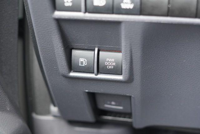 Photo of 2022 Wind Chill Pearl Toyota Sienna