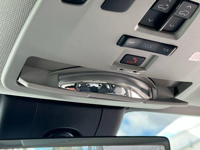 Photo of 2022 Wind Chill Pearl Toyota Sienna