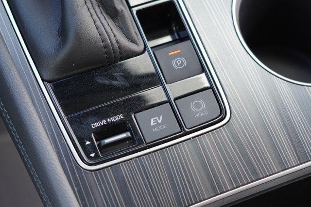 Photo of 2022 Wind Chill Pearl Toyota Sienna