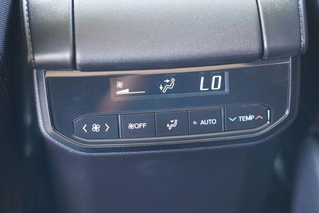 Photo of 2025 Celestial Silver Metallic Toyota Highlander