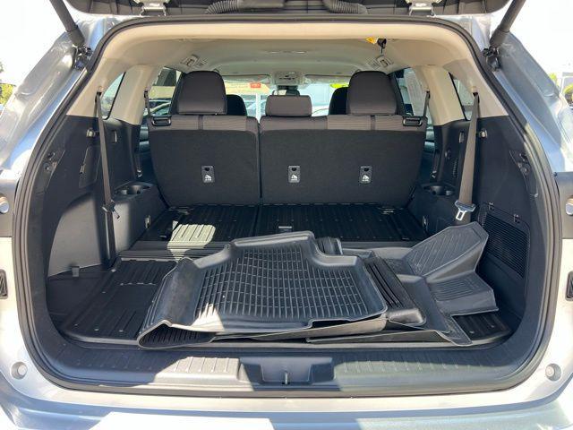 Photo of 2025 Celestial Silver Metallic Toyota Highlander