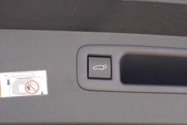 Photo of 2025 Celestial Silver Metallic Toyota Highlander