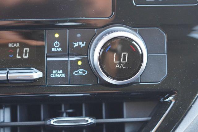 Photo of 2025 Celestial Silver Metallic Toyota Highlander