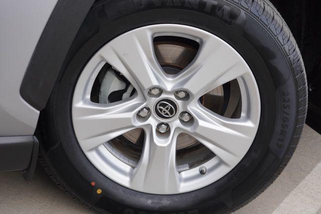 Photo of 2019 Silver Sky Metallic Toyota RAV4