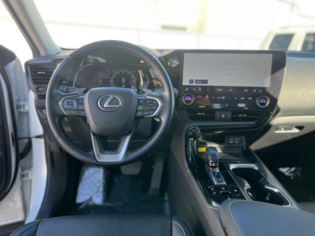 Photo of 2022 Eminent White Pearl Lexus NX 350h