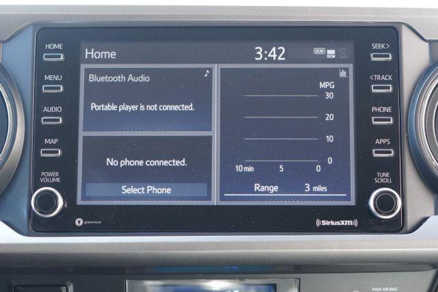 Photo of 2022 White Toyota Tacoma