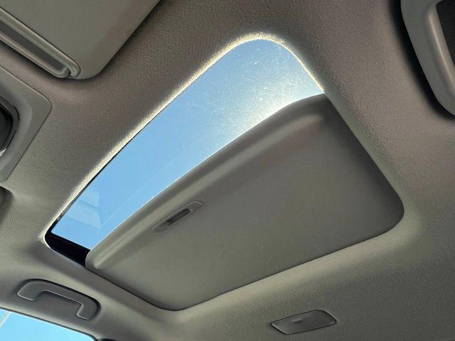 Photo of 2022 Celestite Toyota Corolla Cross
