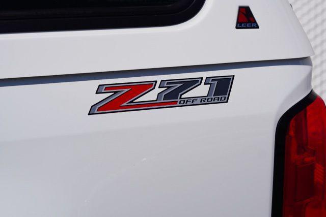 Photo of 2019 Summit White Chevrolet Colorado