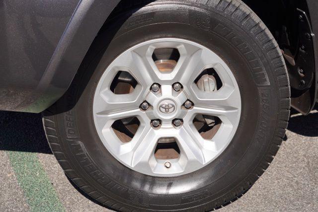 Photo of 2015 Magnetic Gray Metallic Toyota 4Runner