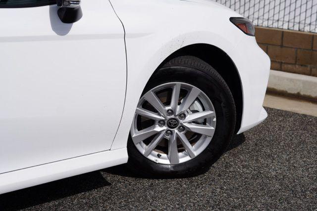 Photo of 2025 Ice Cap Toyota Camry