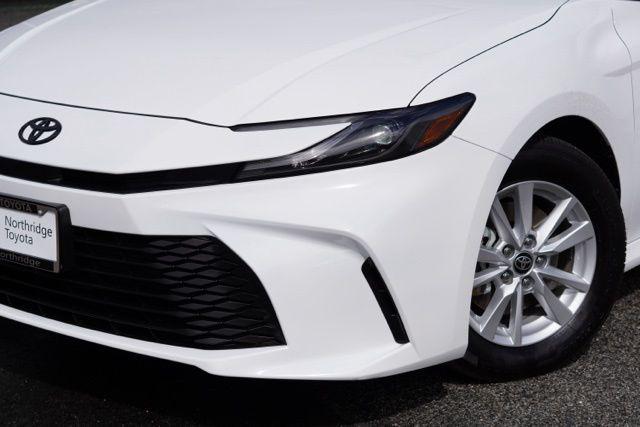 Photo of 2025 Ice Cap Toyota Camry