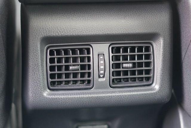 Photo of 2025 Ice Cap Toyota Camry