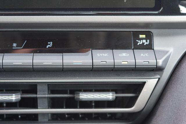 Photo of 2025 Ice Cap Toyota Camry