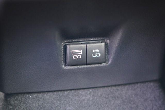 Photo of 2025 Ice Cap Toyota Camry