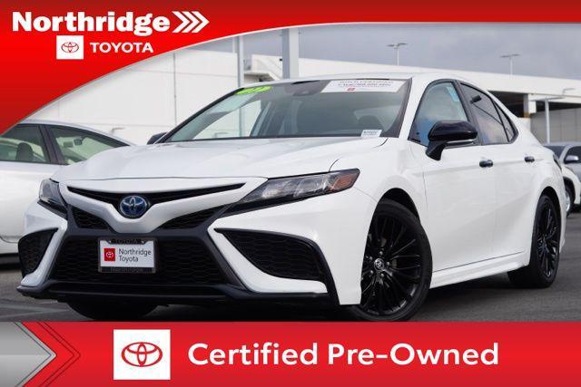 Photo of 2022 White Toyota Camry
