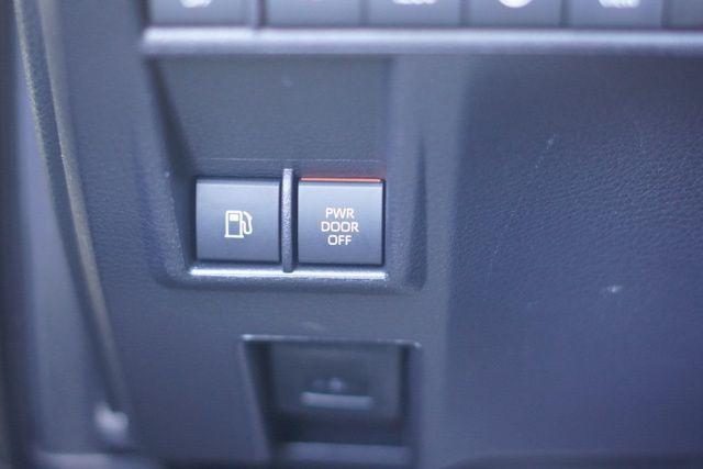 Photo of 2025 White Toyota Sienna
