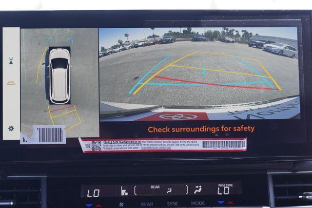 Photo of 2025 White Toyota Sienna