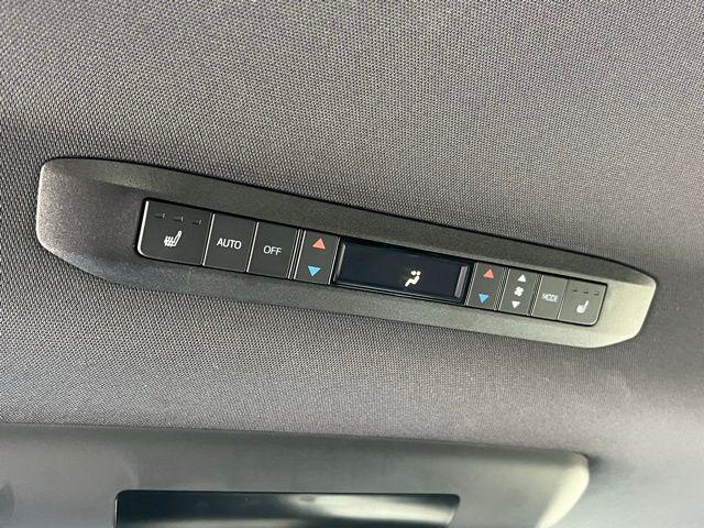 Photo of 2025 White Toyota Sienna