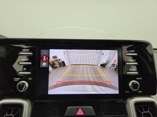 Photo of 2023 Glacial White Pearl Kia Sorento