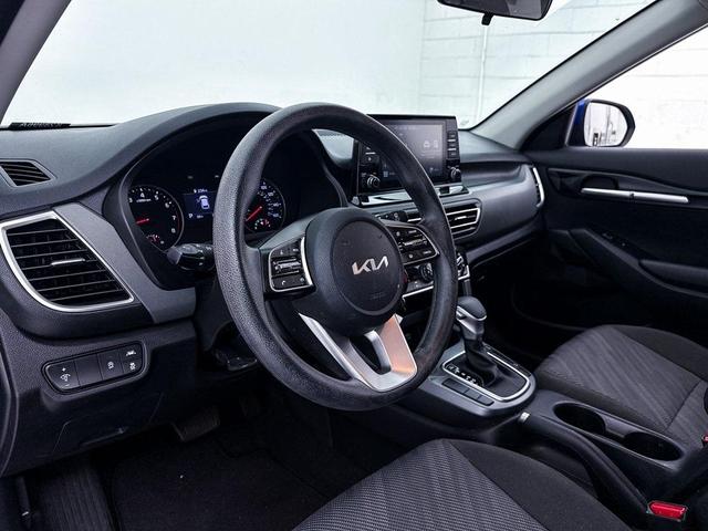 Photo of 2022 Neptune Blue Kia Seltos
