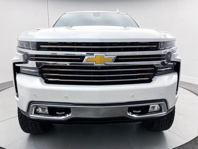 Photo of 2021 Iridescent Pearl Tricoat Chevrolet Silverado 1500
