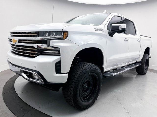 Photo of 2021 Iridescent Pearl Tricoat Chevrolet Silverado 1500