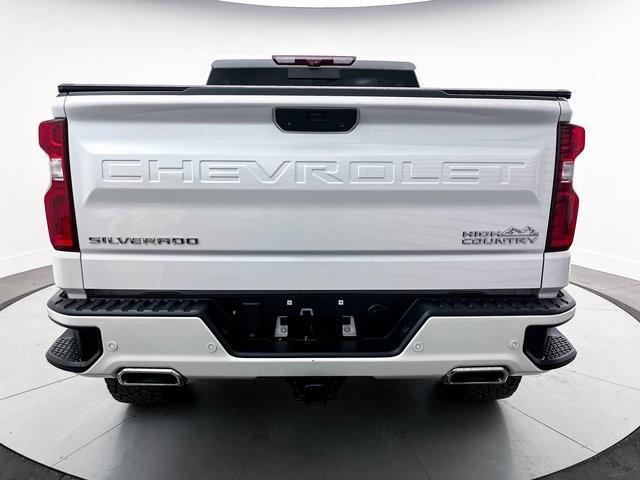 Photo of 2021 Iridescent Pearl Tricoat Chevrolet Silverado 1500